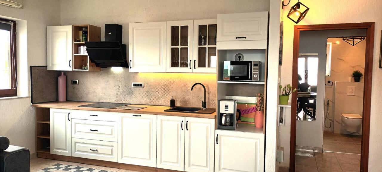 Olivista Croatia Apartments Нивице Екстериор снимка